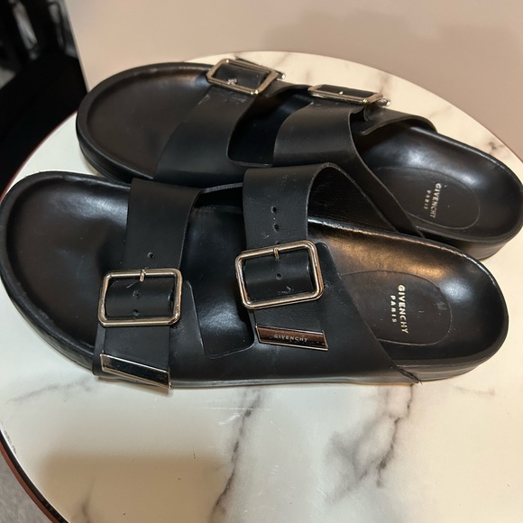 Used Givenchy slides. Black. Size 40 - Picture 5 of 6
